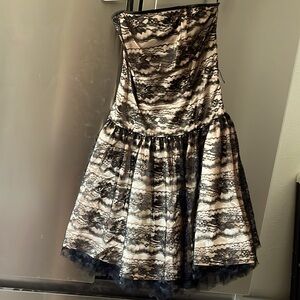 VINTAGE Gunne Sax Zip up strapless dress